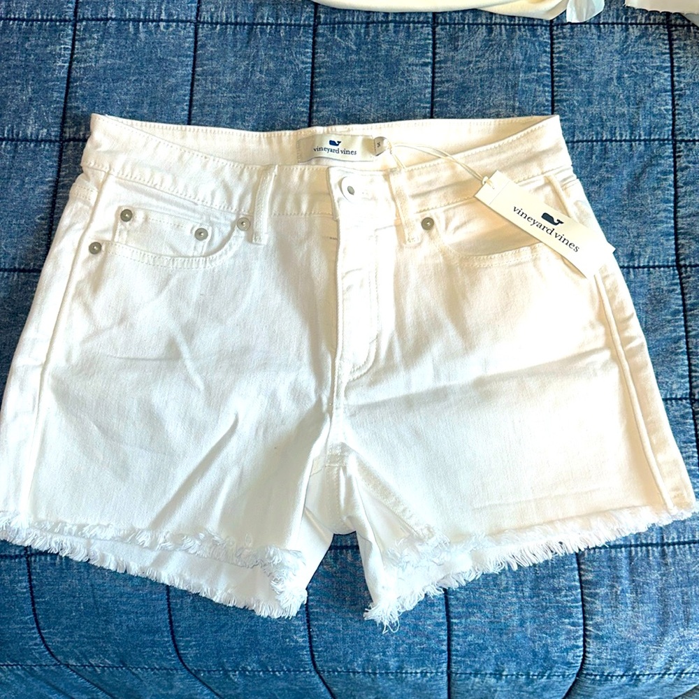 New - Vineyard Vine, white denim shorts, size 26